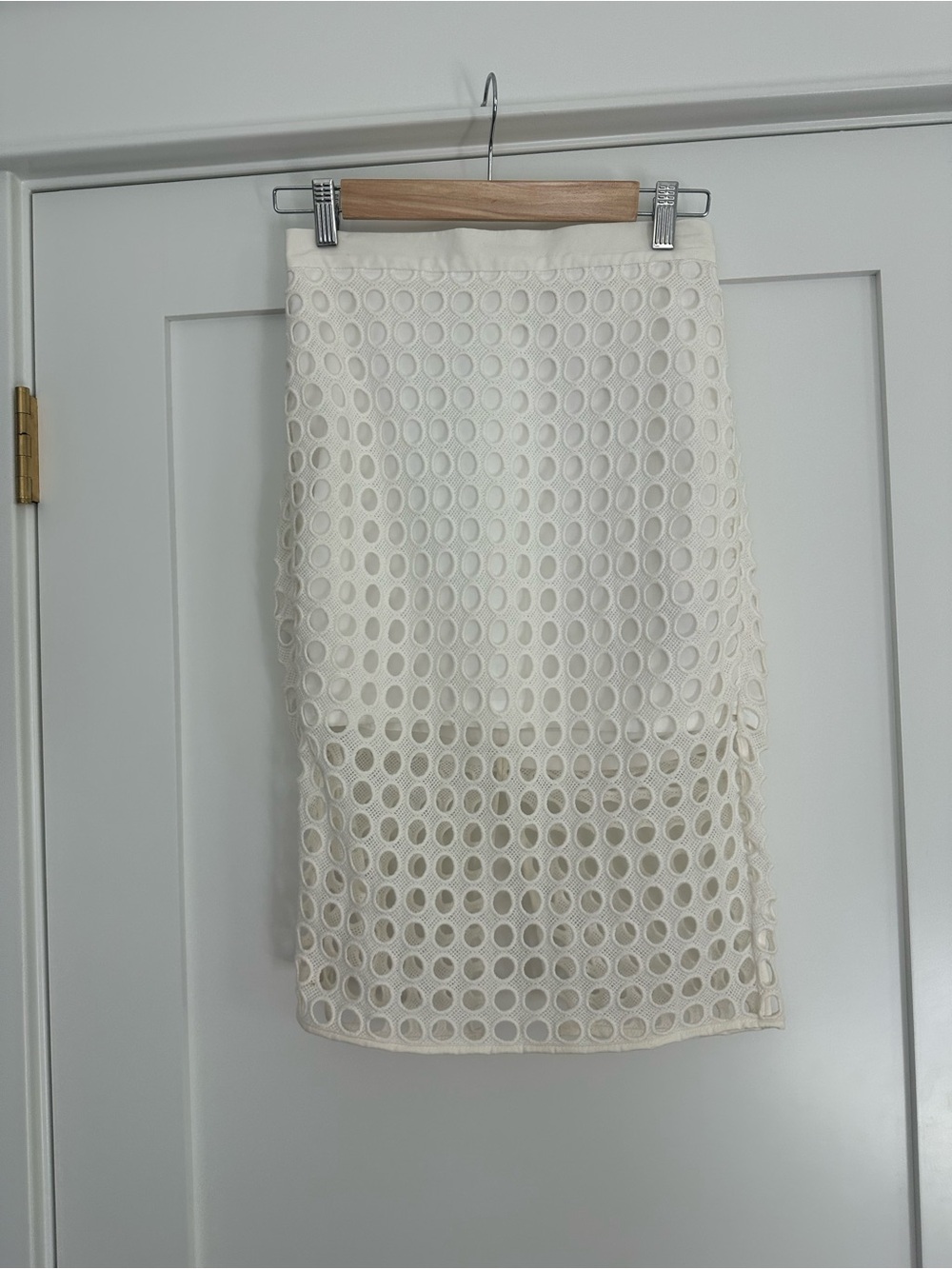 Banana Republic Cream Eyelet Pencil Skirt